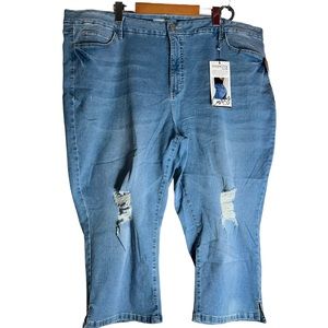 NEW Royalty Curvy Fit Ultra High Rise Distressed Denim Capris Womens Plus Sz 24W
